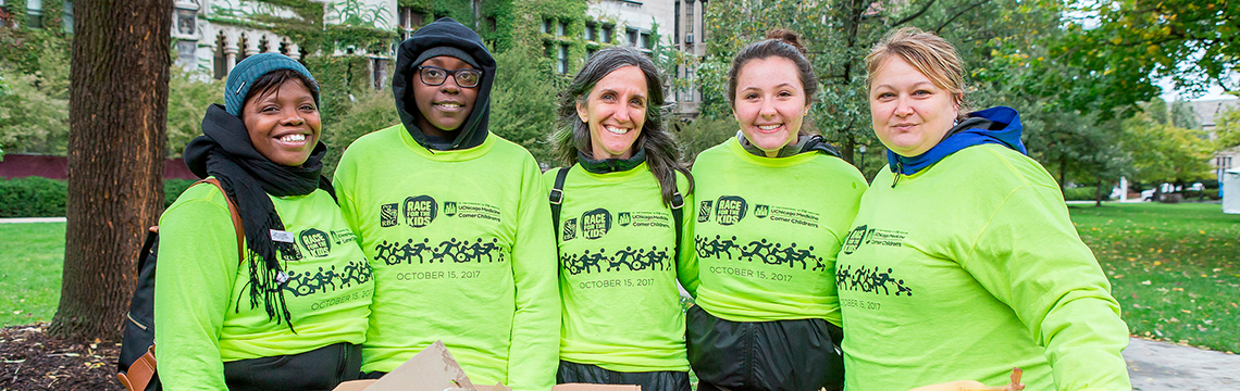 volunteers at the Comer race